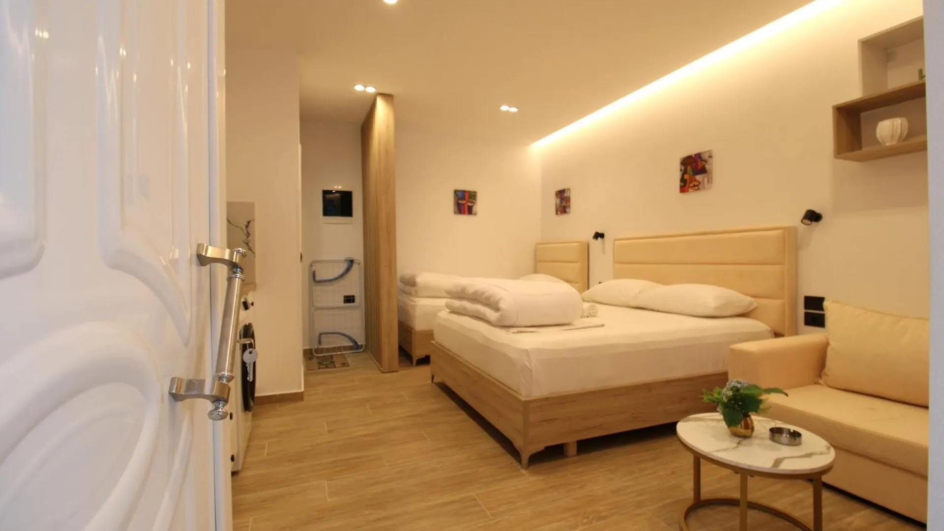 Reni Risi Deluxe Studio Sarande Apartment